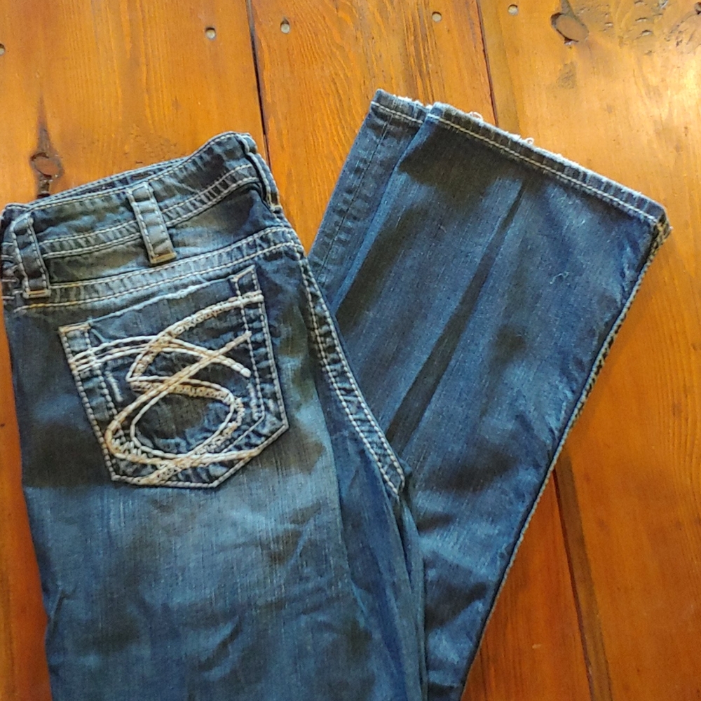 Silver Jeans - Picture 2 of 4